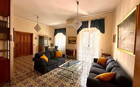 Maman Suite, City Center Near Molo Beverello